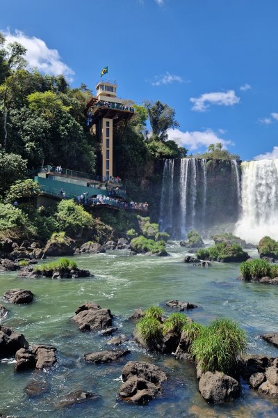 Elevator ved de smukke vandfald i Brasilien